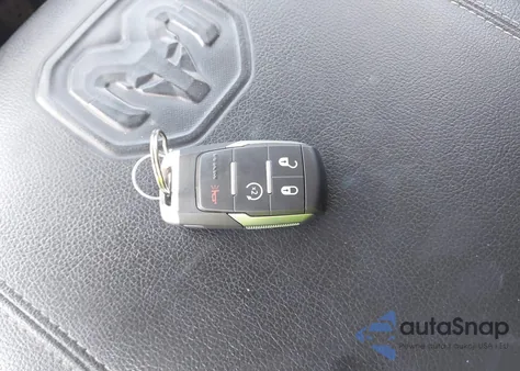 2022 Ram 2500 Laramie 4X4 6'4 Box z USA, uszkodzony, nr VIN 3C6UR5FJ7NG386785